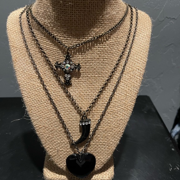 Layered Necklace - Picture 1 of 1